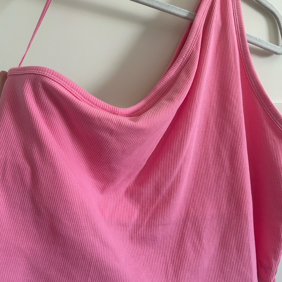 VS Pink Crop Top - Picture 2 of 8